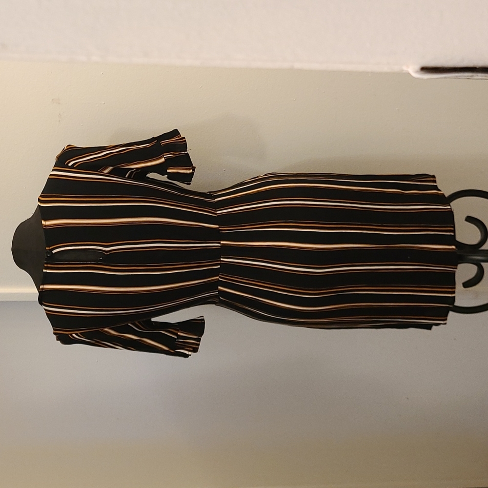 Dress - Picture 2 of 4